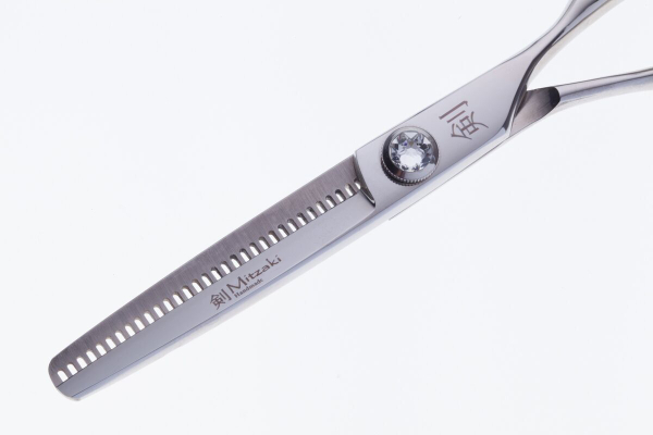 Effilierschere Mitzaki-dynasti "DIAMOND" in 6.0 ZOLL -Scherenklingen aus  PREMIUMSTAHL - 35 verzahnte Prismen auf den Kammseiten - Etui und Zubehör